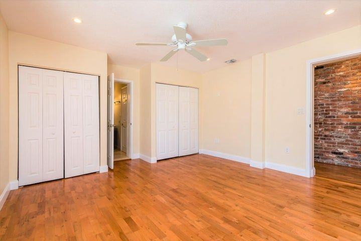 2213 Ne 16th St - Photo 4 of 18