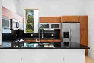 775 Ne 4th Ave - Photo 1 of 1