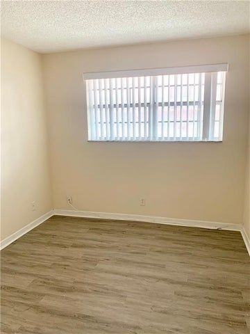 680 Tennis Club Dr ##102 - Photo 6 of 13