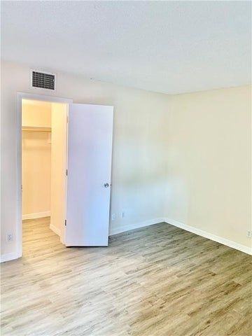 680 Tennis Club Dr ##102 - Photo 7 of 13