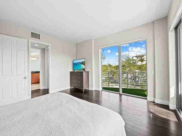 444 Hendricks Isle ##301 - Photo 6 of 15