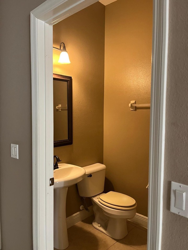 4523 Sunset Lane - Photo 3 of 21