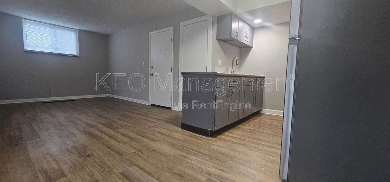 127 Scott Ave #2 - Photo 4 of 9