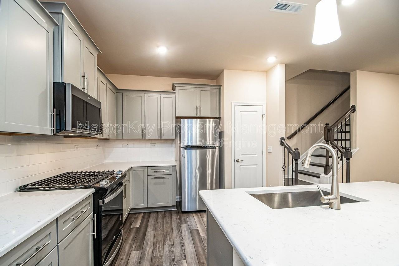 1241 Citadel Ave - Photo 5 of 29