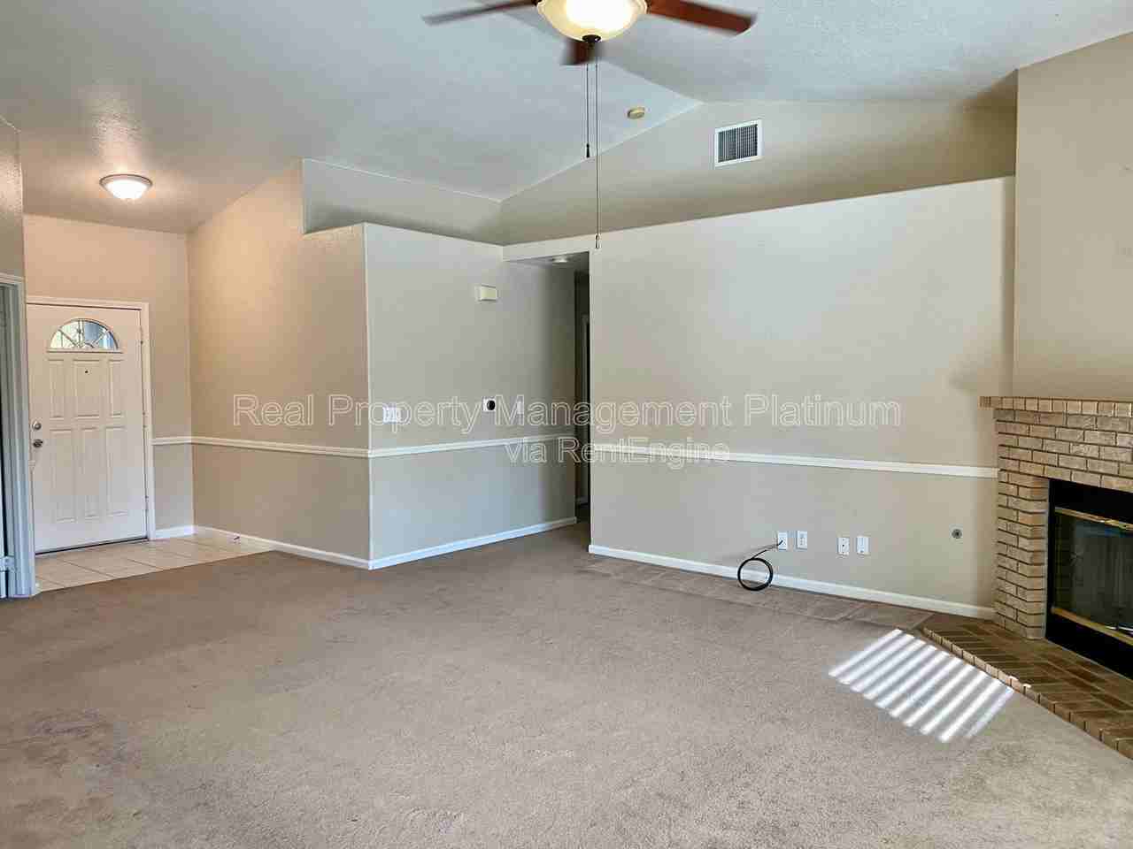 6684 N Western Ave - Photo 3 of 19