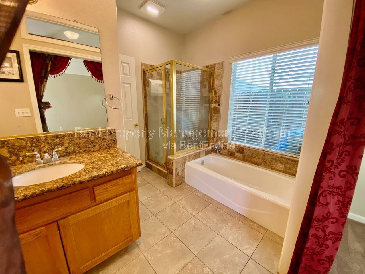 6684 N Western Ave - Photo 6 of 19