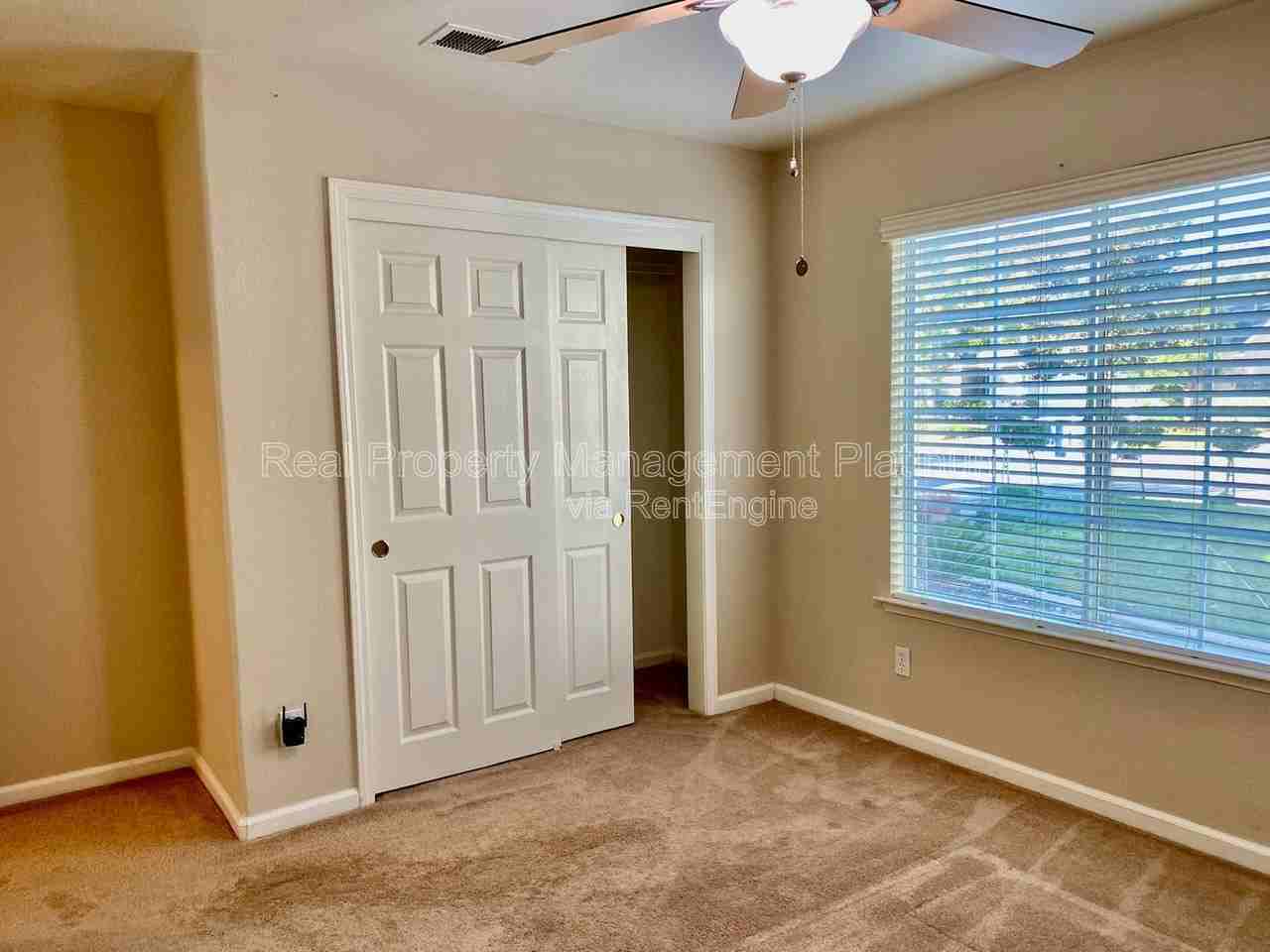 6684 N Western Ave - Photo 7 of 19