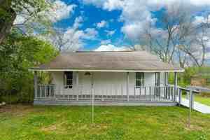 featured image of 3230 Arlington Ave