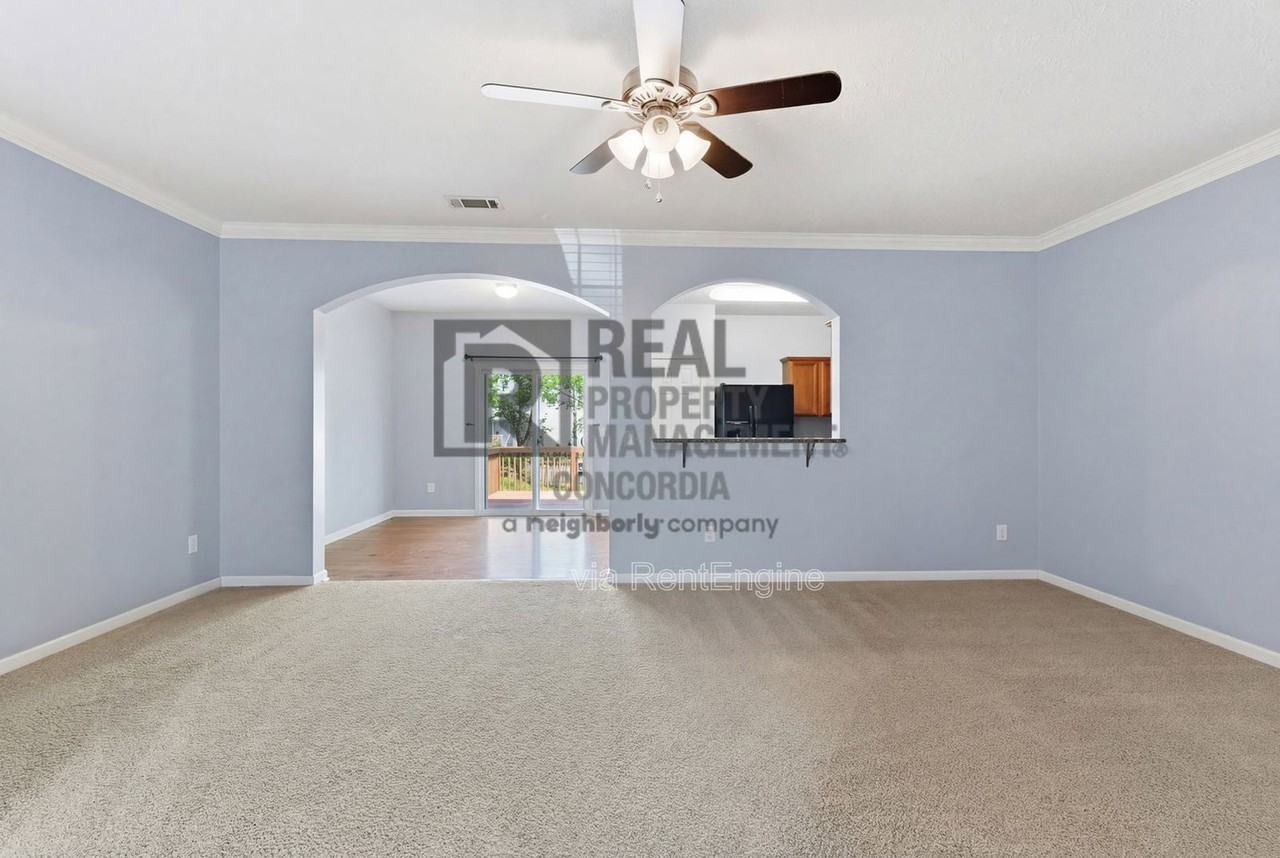 1518 Hamden Dr - Photo 7 of 34