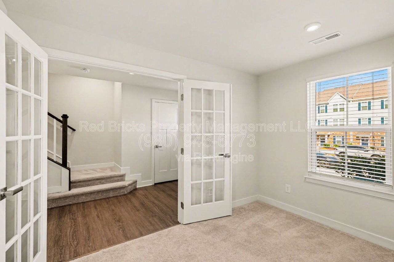 1728 Aspire St - Photo 6 of 20