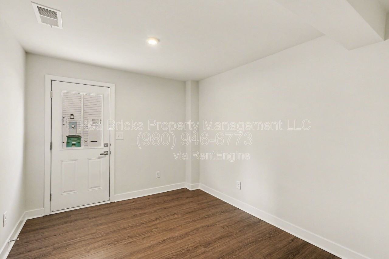 1728 Aspire St - Photo 7 of 20