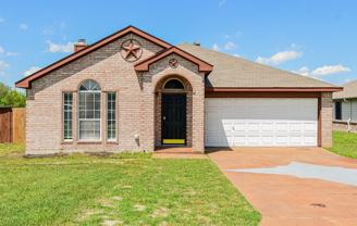 204 Harvard Dr - Photo 1 of 1