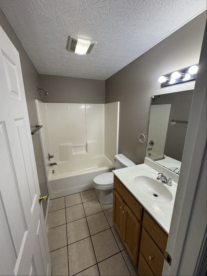 105 Commerce Dr #2 - Photo 4 of 23