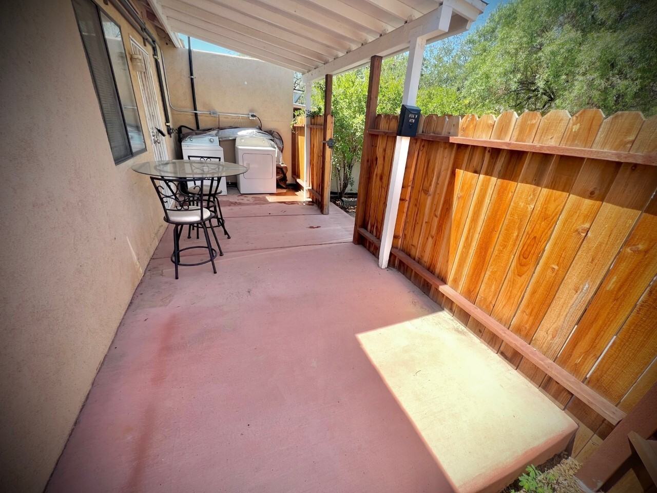 836 N 6th Ave - Photo 2 of 7