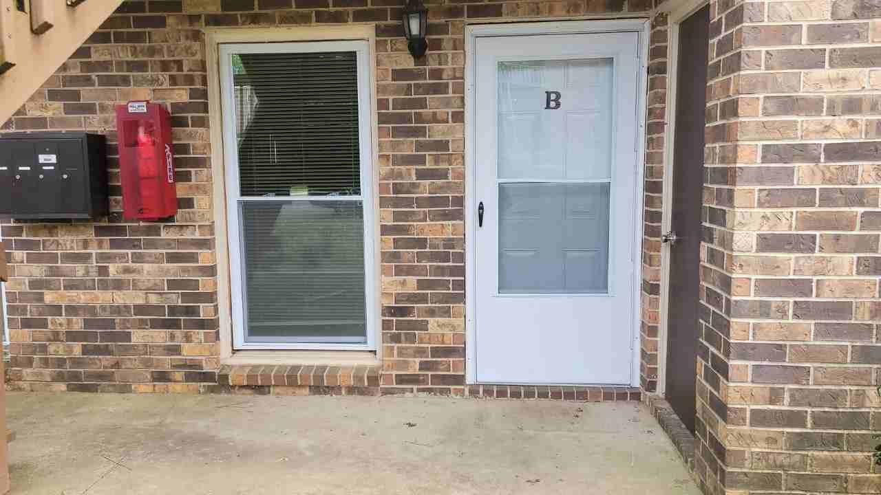 1502 Barrington Rd Nw #B - Photo 2 of 18