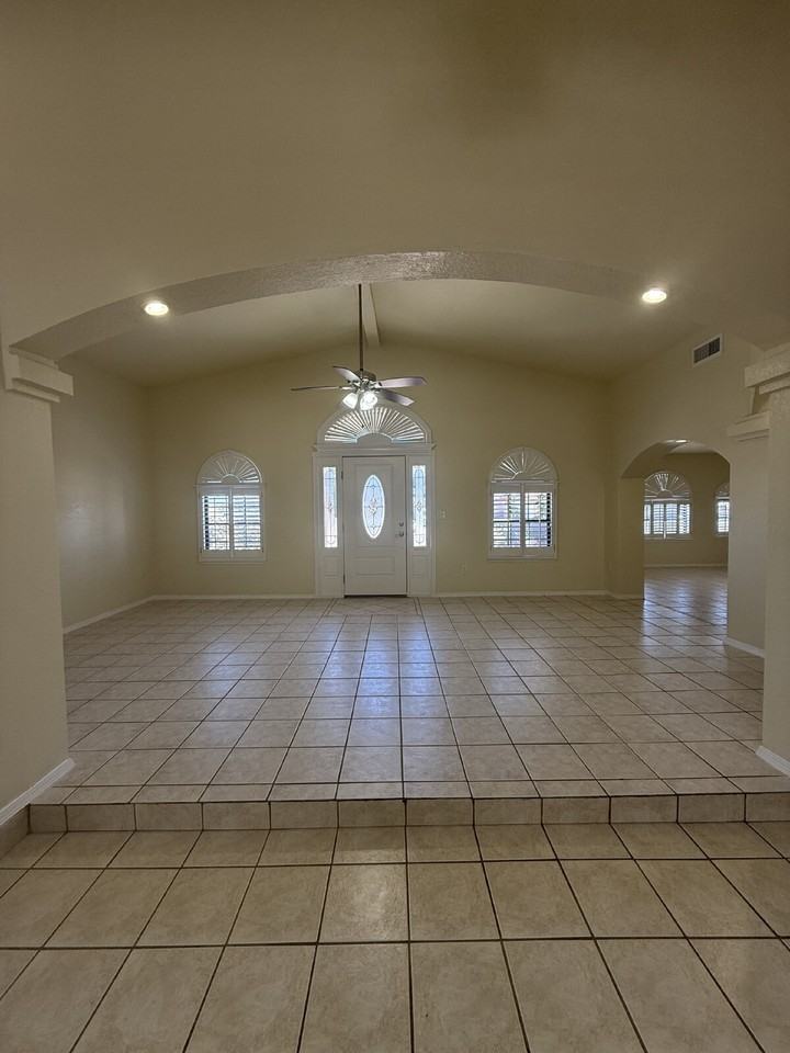 12000 Ivory Gate Way - Photo 6 of 37