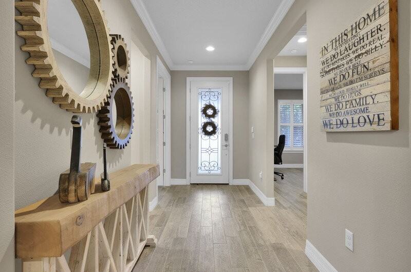 331 Los Alamos St - Photo 4 of 40