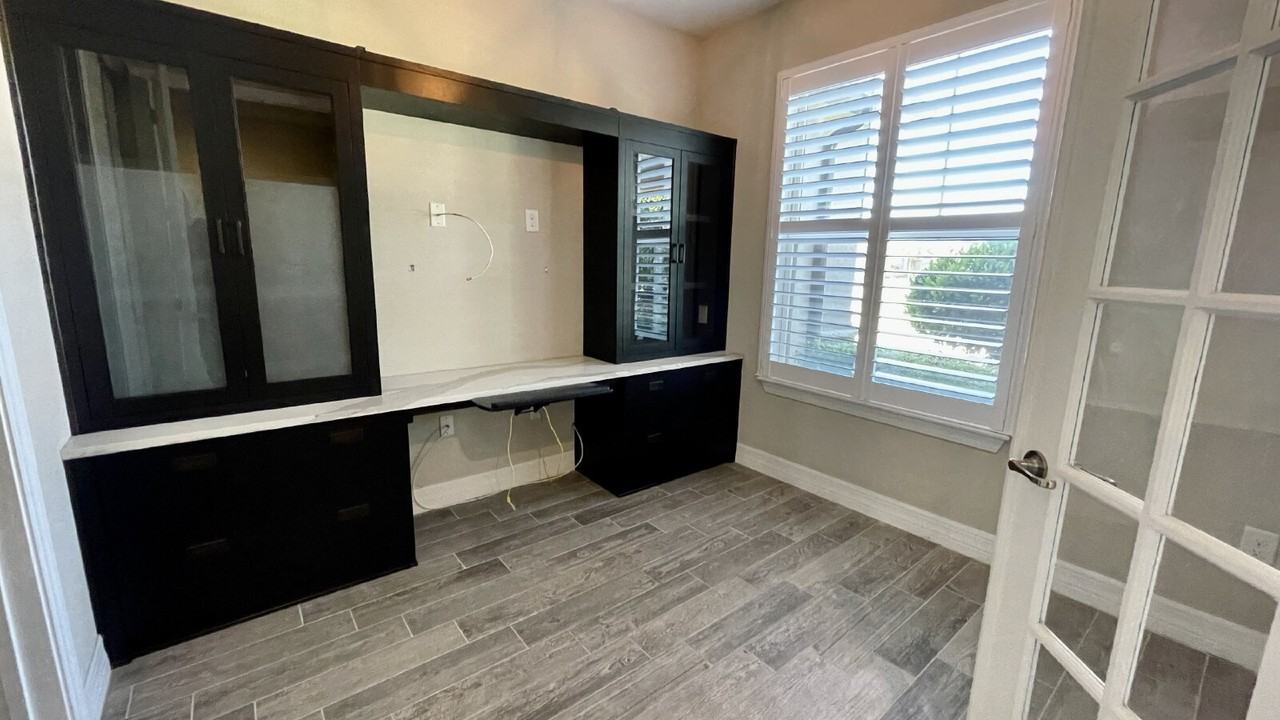 331 Los Alamos St - Photo 7 of 40