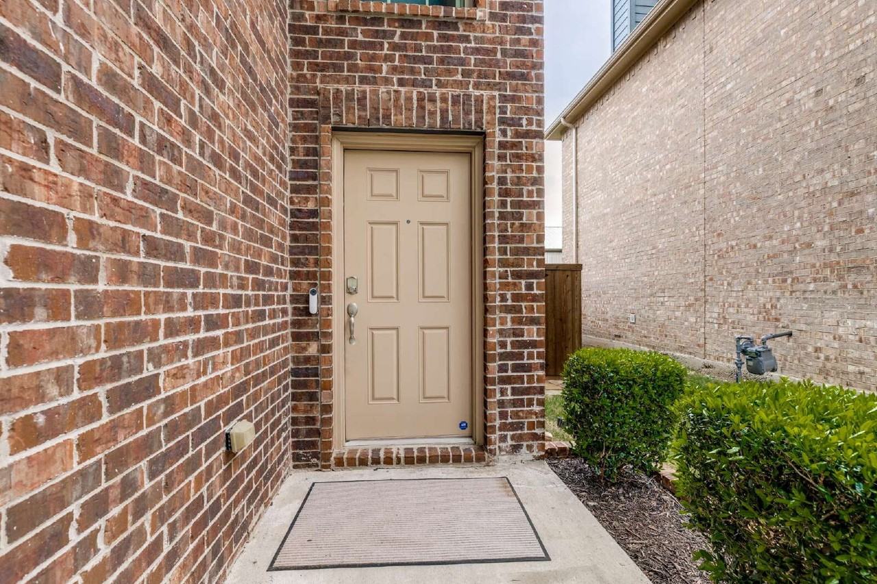 204 Black Bear Dr - Photo 3 of 26