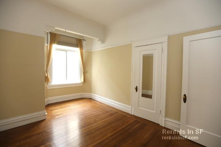 105 Carl St - Photo 3 of 7