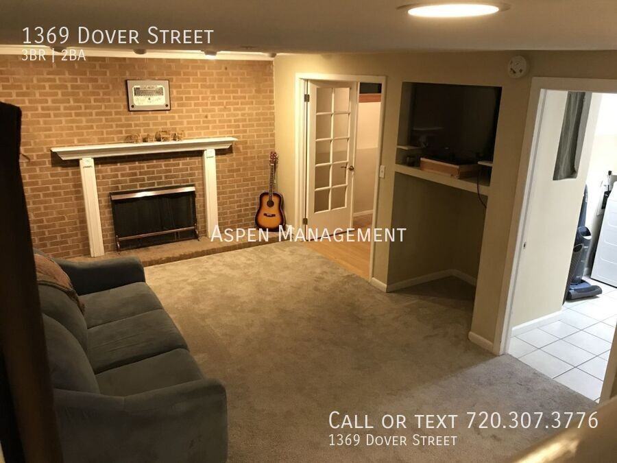 1369 Dover St - Photo 4 of 13