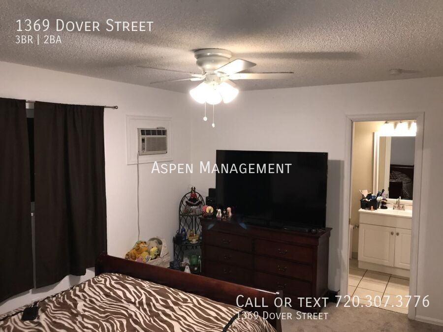 1369 Dover St - Photo 5 of 13