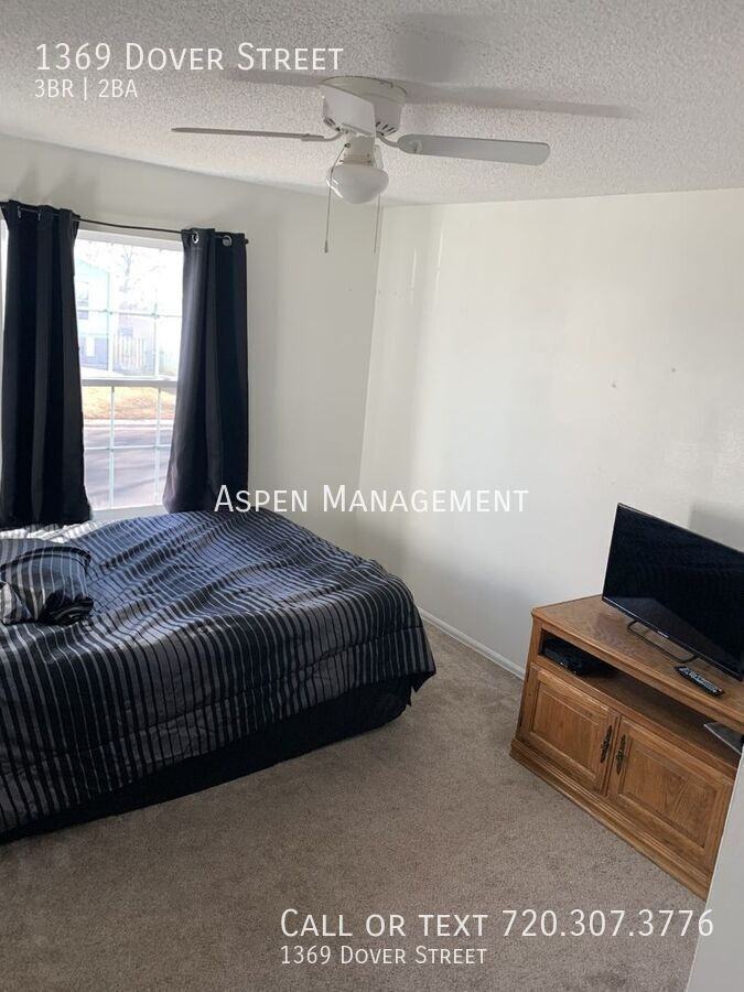 1369 Dover St - Photo 7 of 13