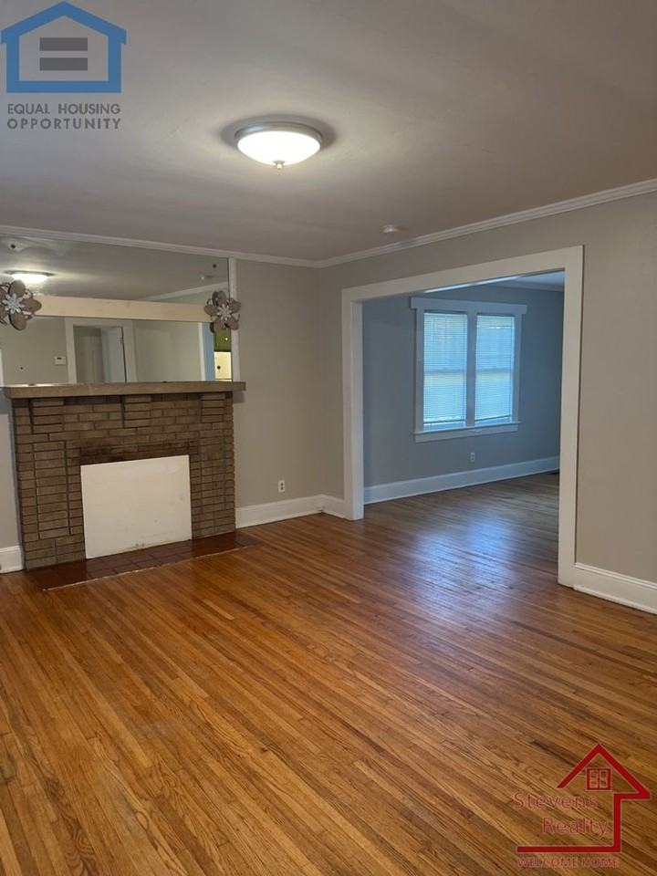 3201 E 36th St - Photo 2 of 10