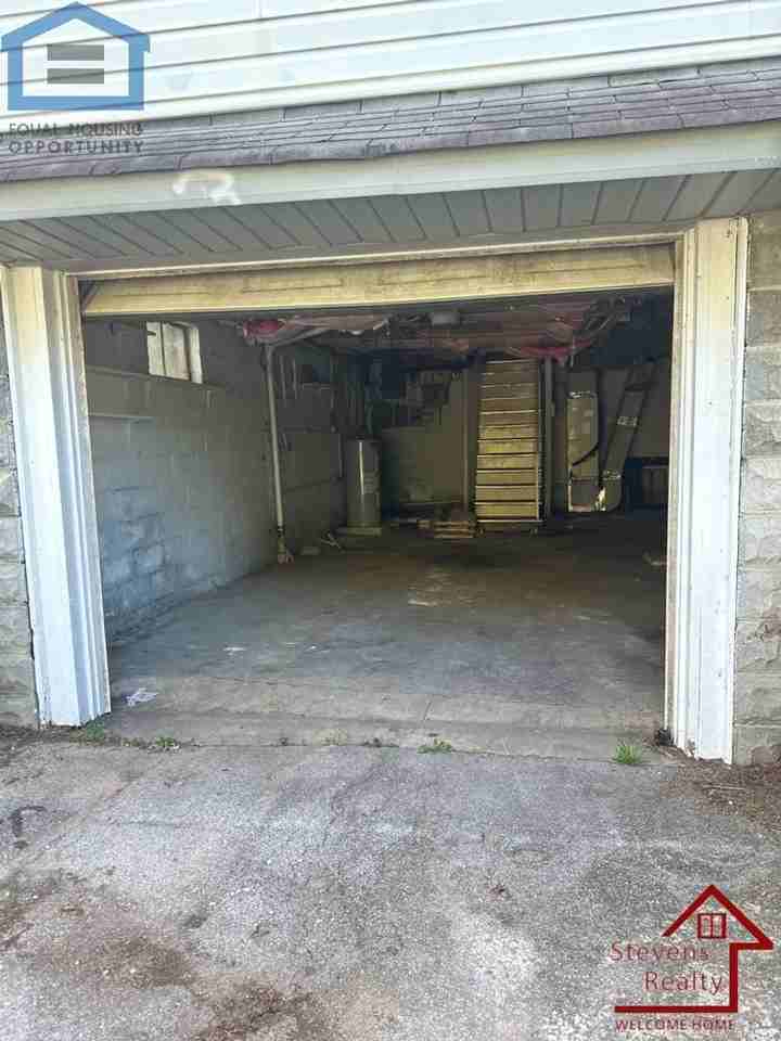 3201 E 36th St - Photo 6 of 10