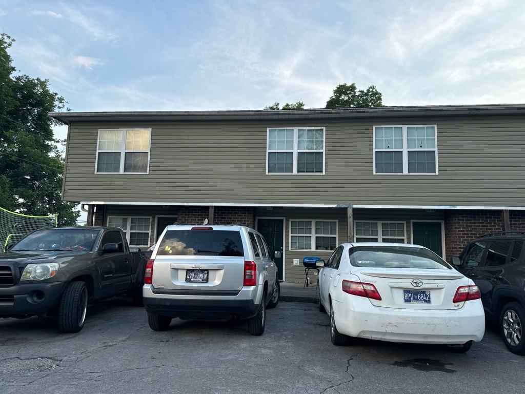 1207 Holly Ave #F - Photo 3 of 16