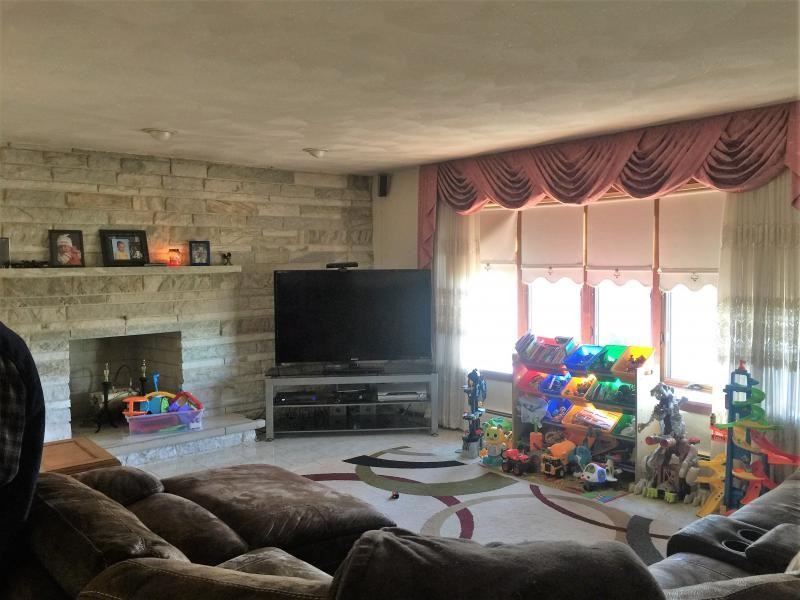 0909 Howard Farms Ln 1 - Photo 3 of 11