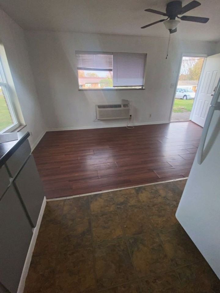 1623 Jefferson St - Photo 3 of 8