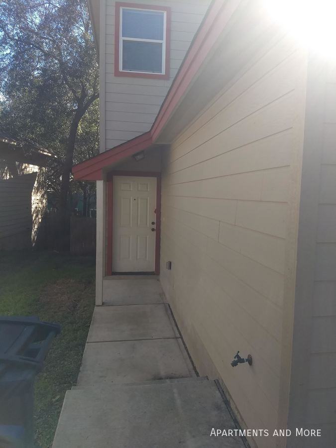 921 Wood Rd - Photo 2 of 20