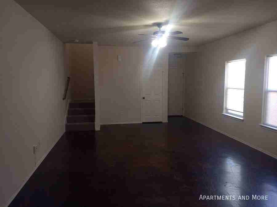 921 Wood Rd - Photo 6 of 20