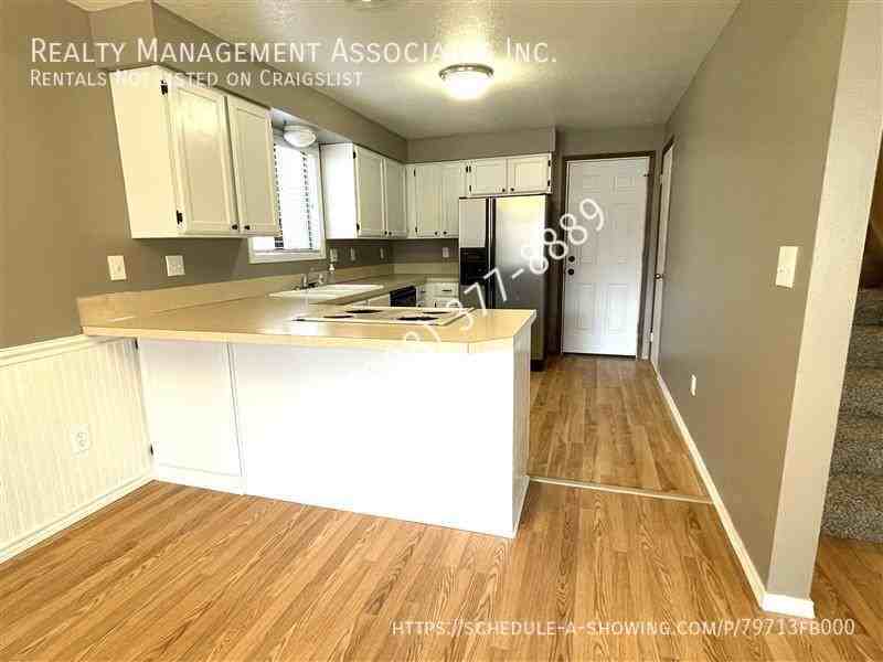 5349 W Grover St - Photo 7 of 18