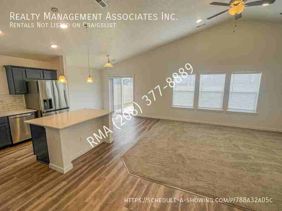 7573 E Iroquois St - Photo 4 of 14