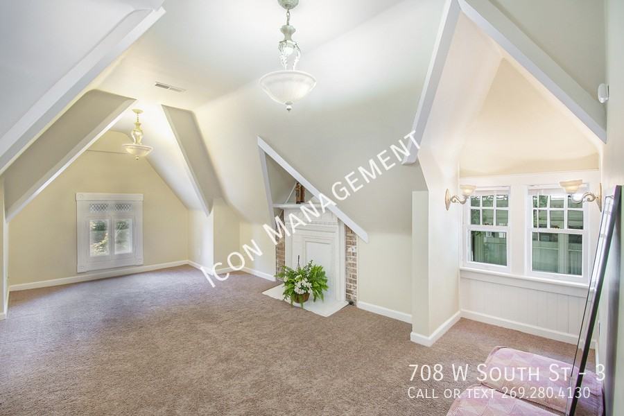 708 W South St #3 - Photo 5 of 13