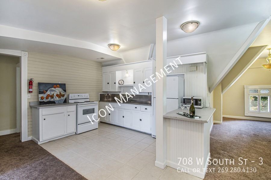 708 W South St #3 - Photo 7 of 13