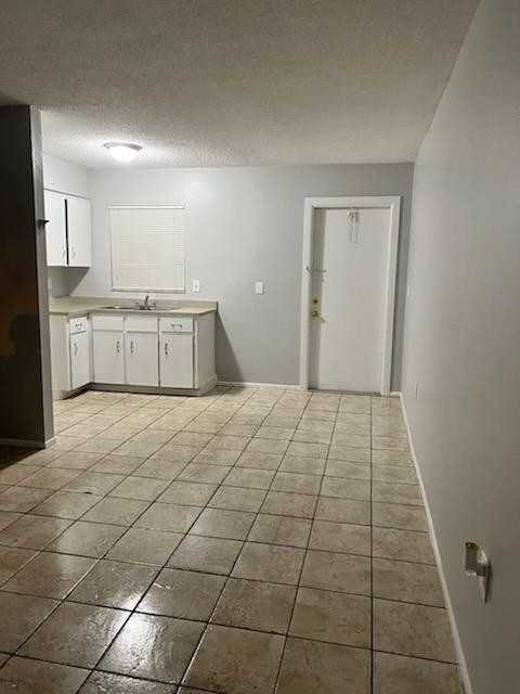 1308 36th Ave W #D - Photo 3 of 7