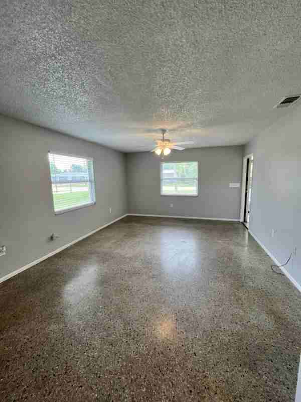 1410 21st Ave E #A - Photo 4 of 10