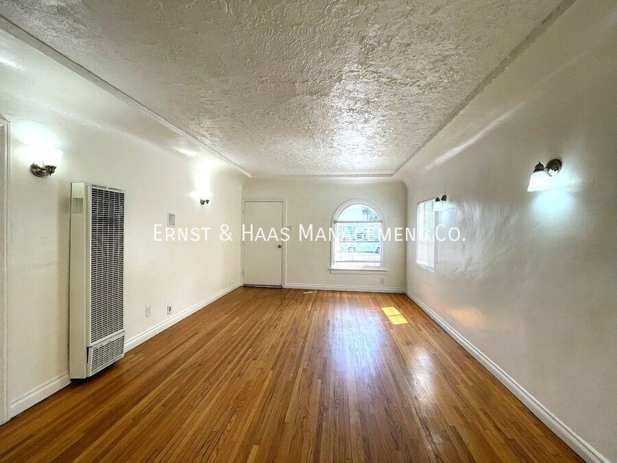 1411 E Poppy St - Photo 3 of 19