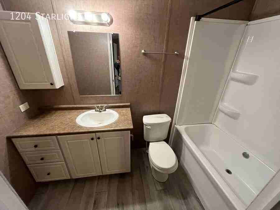 1204 Nw Starlight Ln - Photo 4 of 8