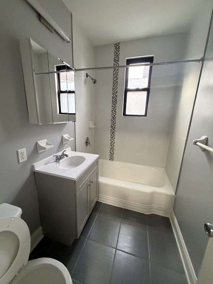 4 Chestnut St #304 - Photo 7 of 10