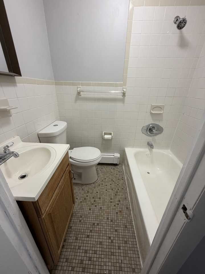 14 Sherman Ave #4 - Photo 3 of 5