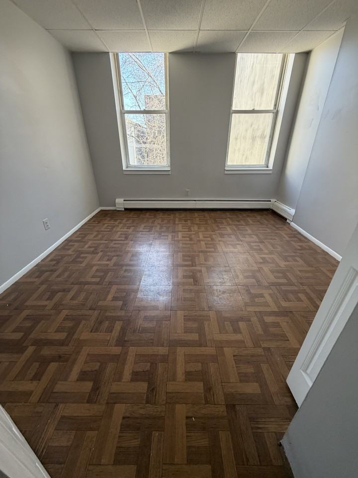 14 Sherman Ave #4 - Photo 4 of 5