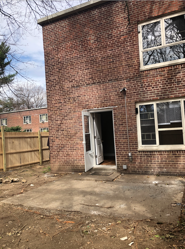 19610 65th Cres #L - Photo 6 of 12