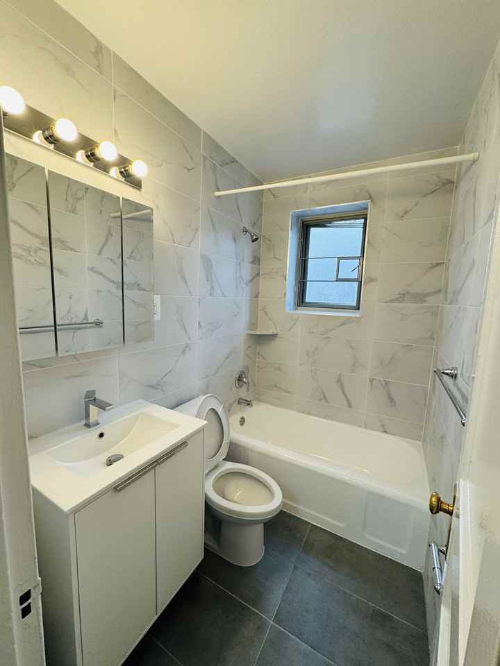 6750 192nd St #H - Photo 4 of 8