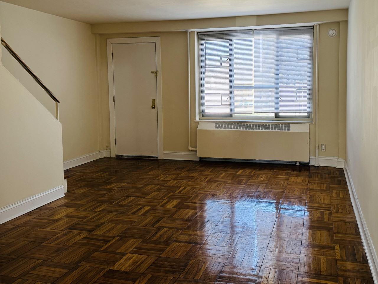 6419 194th Ln #E - Photo 3 of 7