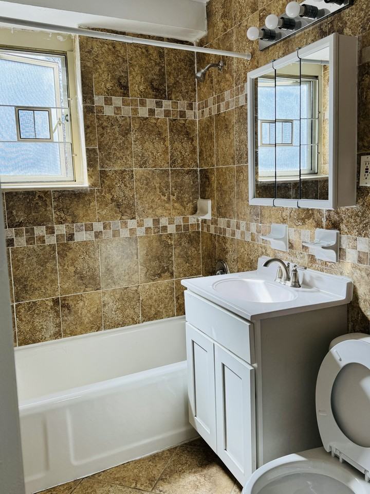 6419 194th Ln #E - Photo 6 of 7