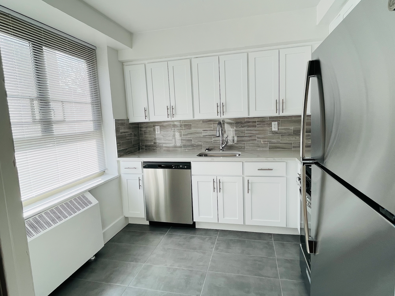 19235 71st Cres #C - Photo 3 of 8